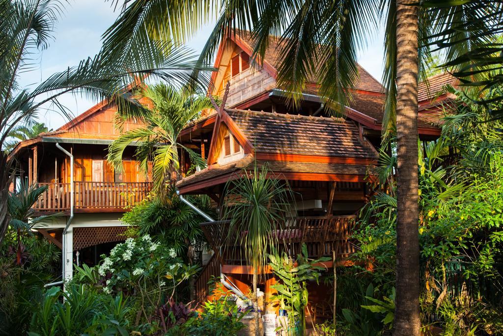 Golden Teak Home Resort Saraphi Zimmer foto